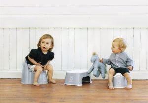 Когда приучать ребенка к горшку