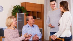 Почему он не знакомит с родителями