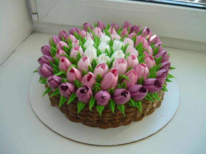Как украсить торт на 8 марта в домашних условиях, чтобы было красиво?