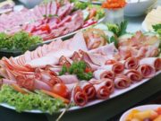 Оригинальные закуски на 8 марта порадуют коллег по работе и домашних гостей