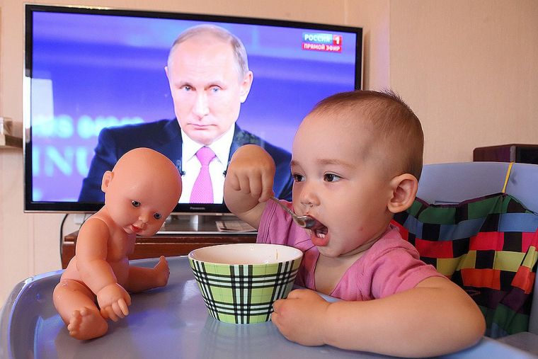 Как получить 5 тыс. рублей на ребенка до трёх лет, которые пообещал президент?