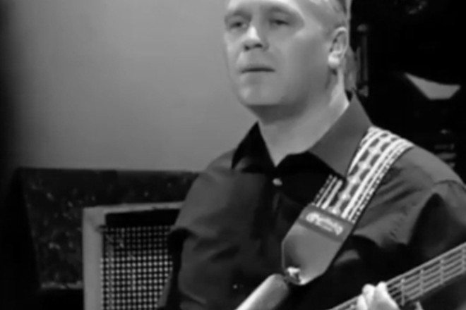 У Александра Буйнова умер гитарист от коронавирусной инфекции