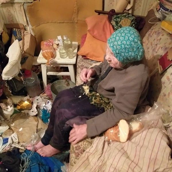 Пожилая женщина оказалась пленницей собственной квартиры