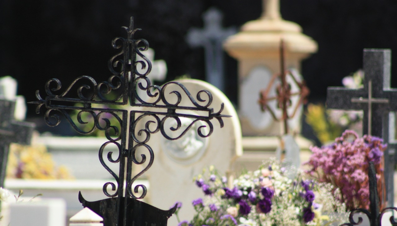 Допускается ли посещение кладбищ во время самоизоляции?