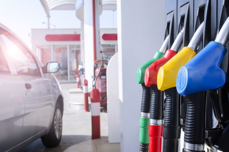Цена бензина упала в ряде регионов России
