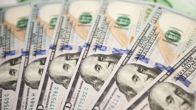 Доллар рухнет в 2020 году из-за коронавируса или нет: мнения экспертов