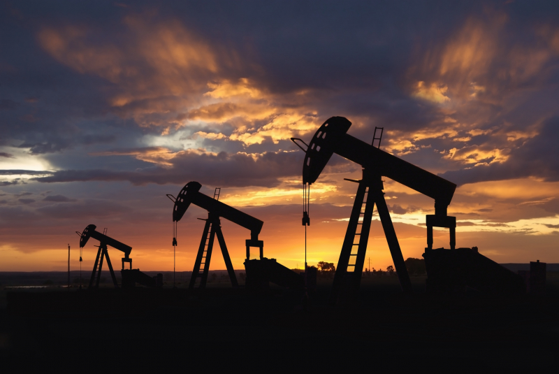 Почему в 2020 году в мире упали цены на нефть