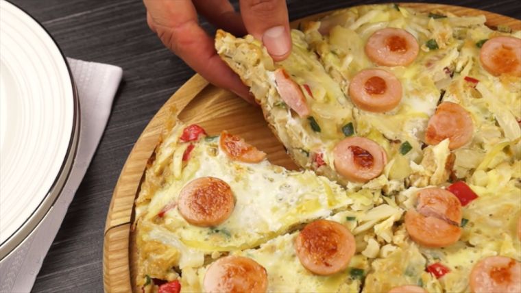 Капустная пицца с сосисками: такого вы точно не пробовали!