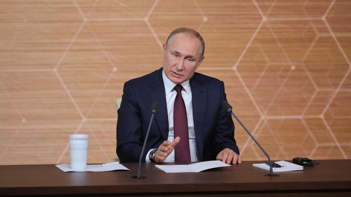 Путин вызывает на переговоры чиновника, нажав на кнопку