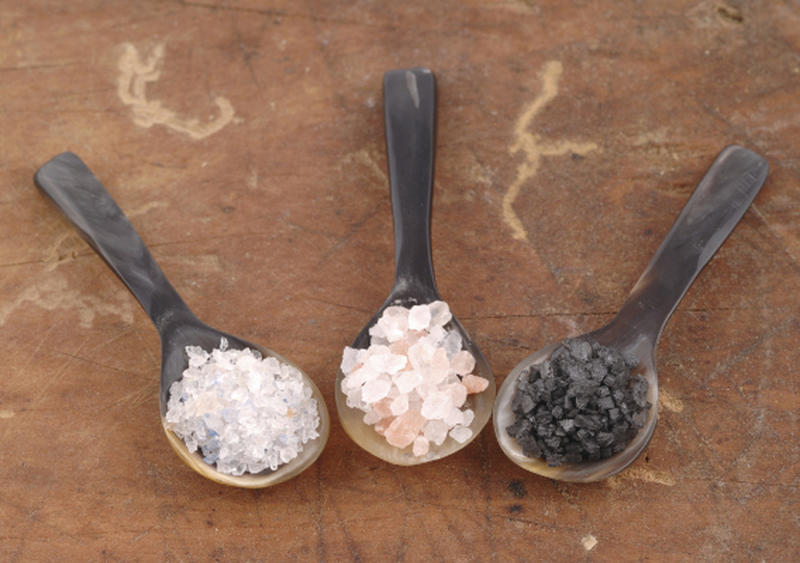 Какими магическими свойствами обладает Благовещенская соль?