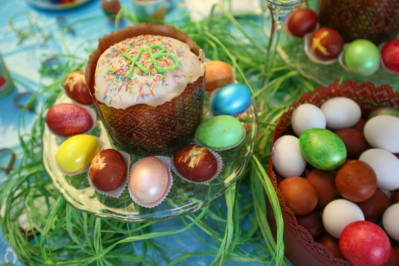 Как правильно поступить с яйцом и куличом, которые хранились в доме после прошлой Пасхи?