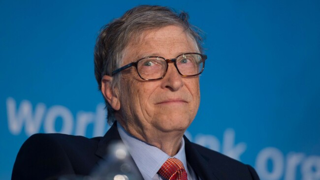 «Он хочет сократить человечество»: Никита Михалков выдвинул обвинения Биллу Гейтсу