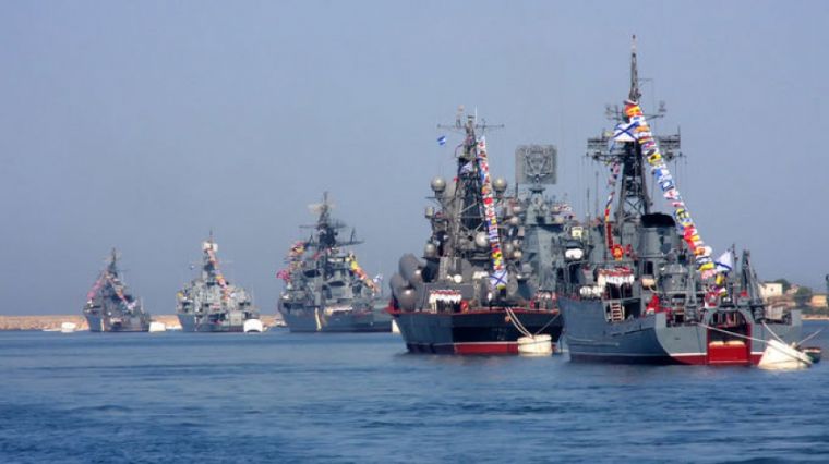 Парад кораблей ко Дню Победы пройдет в Санкт-Петербурге 9 мая   
