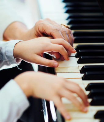 Обучение игре на фортепиано