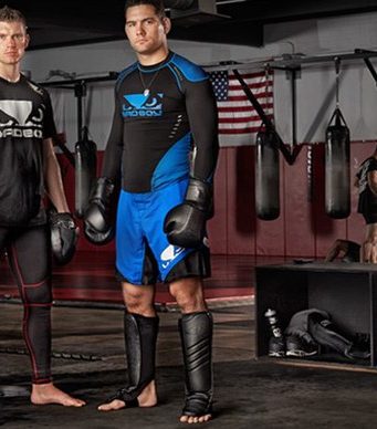 Выбор спортивной одежды и экепировки для борьбы ММА