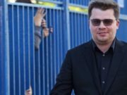 Харламов объяснил, почему шутит над Ларисой Гузеевой