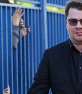 Харламов объяснил, почему шутит над Ларисой Гузеевой