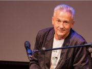 Появившийся на публике с тростью Меньшиков рассказал о своем здоровье