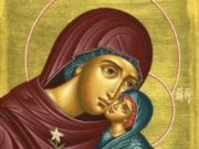 Женщины в молитвах в день Анны, матери Богородицы, просят святую помочь в зачатии