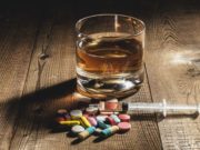 Праздник под угрозой: почему запретили пить после прививки от Covid-19