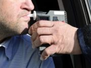 Опытные водители рекомендуют всегда дышать в трубочку