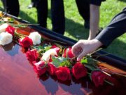 Выплаты на погребение в 2020 году в России: кому и в каком размере они положены