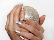 Какой маникюр предпочтительнее на Новый Год 2021: с быком или с морозными узорами?