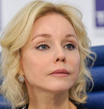 Кудрявцева разрыдалась на съемочной площадке после встречи с Зудиной