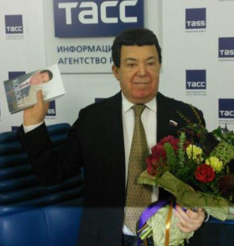 Первая жена Кобзона раскрыла причину развода с певцом