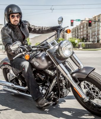 Как подобрать стильный образ в мотоциклетной экипировке от Harley Davidson