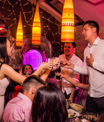 Праздник на любой вкус в ресторане Fiji Lounge Bar