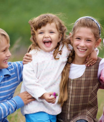 Коронки на молочные зубы: зачем они ребёнку?