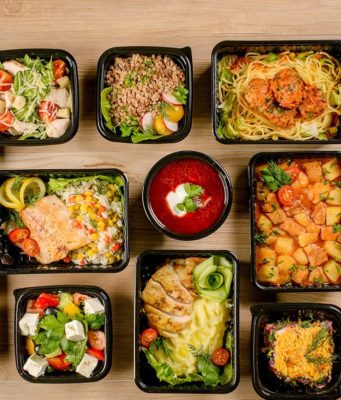 Варианты комплексных обедов для заказа в офис в Москве