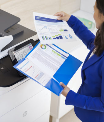 Для чего используют бумагу в офисе?