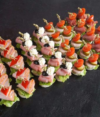 На какое мероприятие будет удобно заказать доставку канапе