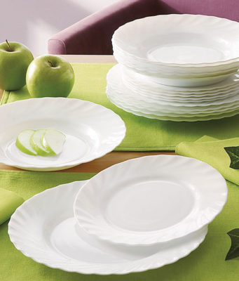 Сервировка стола: необходимые приборы и детали декора