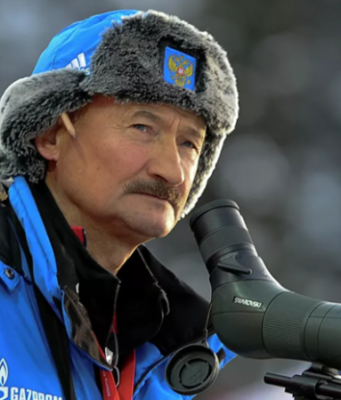 Хованцев назвал отличным результатом бронзу российских биатлонистов на этапе КМ в Хохфильцене