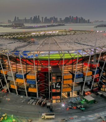 К ЧМФ-2022 в Катаре построят стадион из тысячи транспортных контейнеров