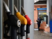 Как сэкономить на бензине: лайфхаки, которые помогут тратить меньше