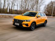 Китайский FAW привезет в Россию в 2022 году новый седан и кроссовер