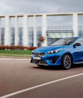 Ставки на «спорт». Тест-драйв Kia Ceed 2022