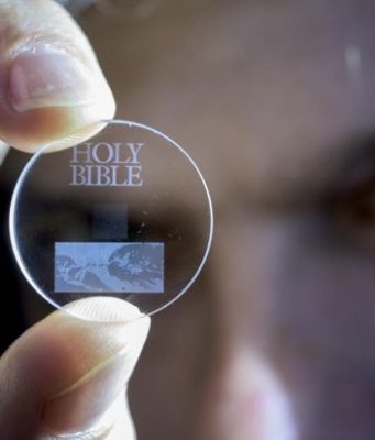 Технология хранения данных 5D позволит записать на стеклянный диск до 500 Тб