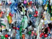 Ученые нашли способ превращать пластиковый мусор обратно в нефть