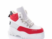 Женские кроссовки: с какой одеждой сочетаются