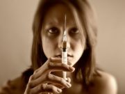 Как помочь наркоману: способы лечение