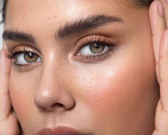 Уход за бровями: необходимые инструменты