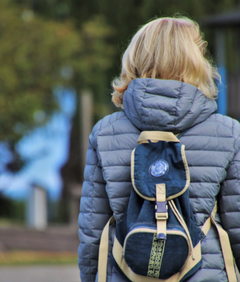 В чем встречать осень 2022: актуальные модели и цвета женских курток