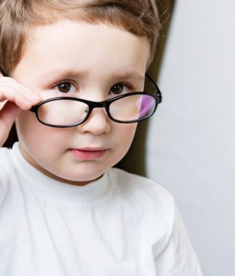 Как правильно подобрать ребенку оправу для очков