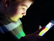 Как справиться с привязанностью ребенка к гаджетам