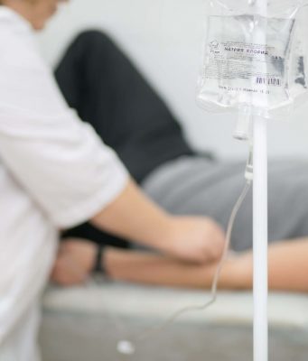 Процедура вывода из запоя: почему ее проводят, как проводится